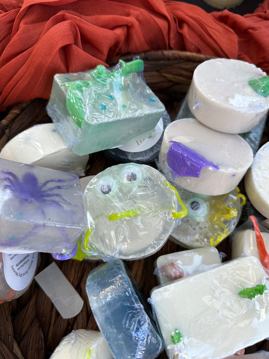Bath bar with toy
